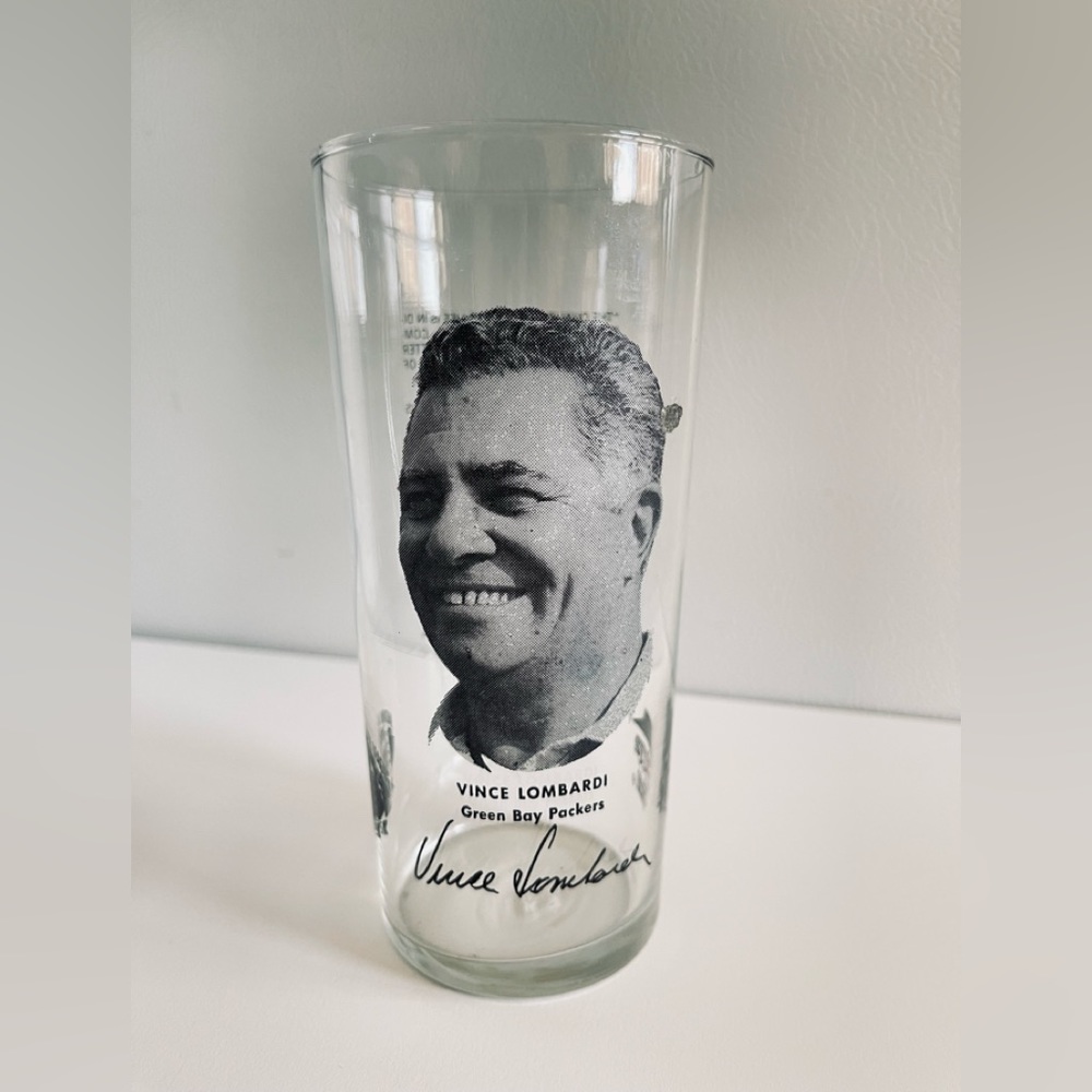 Vintage (1977) Vince Lombardi Pizza Hut glass tumbler.